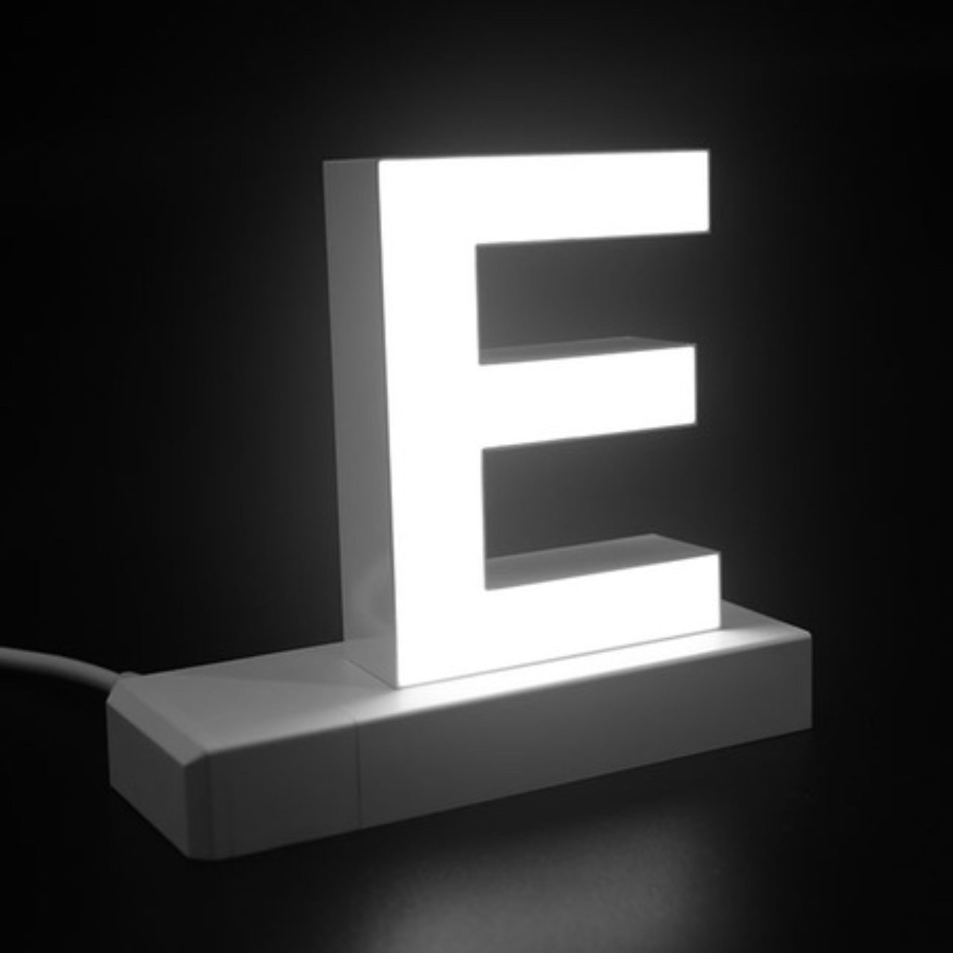 LED črka E 75mm za sestavo napisa Arial 6500K "klik" bela
