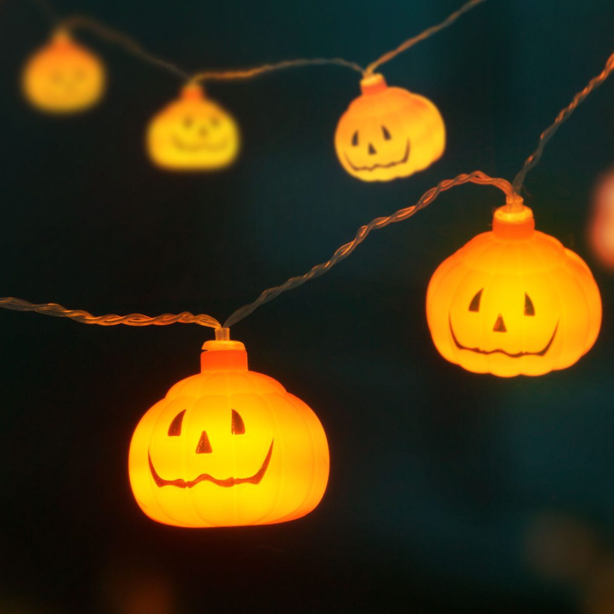 Baterijske lučke buče za noč čarovnic / Halloween 12 LED 0,9m 2xAA