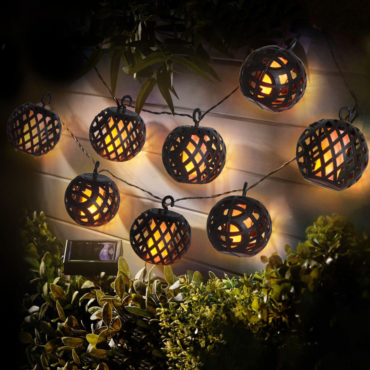 LED solarna veriga z efektom ognja / plamena 140 cm