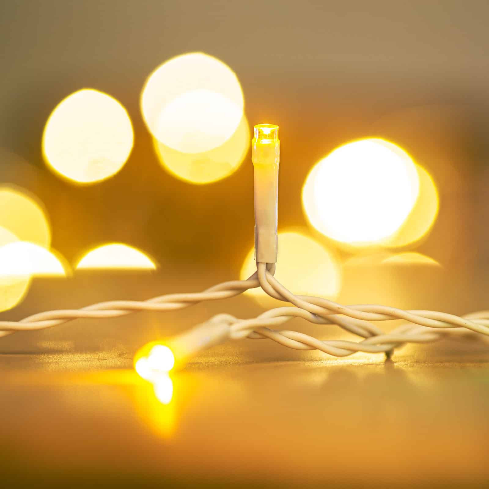 Novoletne lučke toplo bele IP44 50 LED 5.2m 8 programov