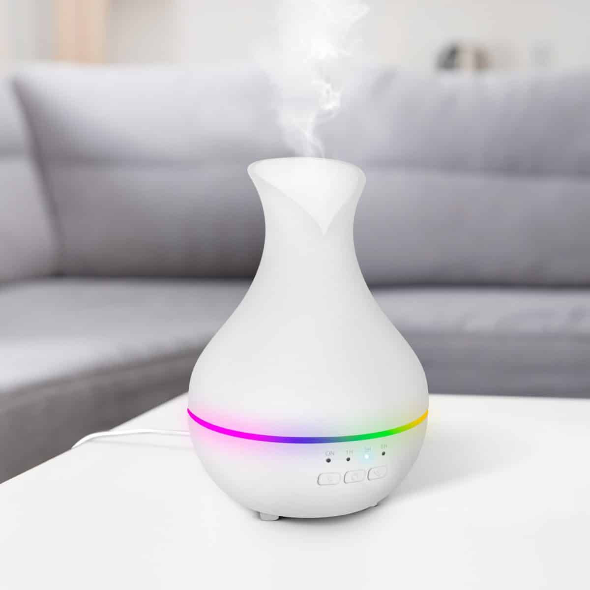Vlažilnik zraka - difuzor 120ml z RGB LED osvetlitvijo na USB napajanje bele barve