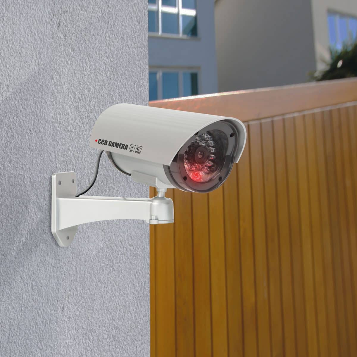 Stenska varnostna slepa lažna kamera realističnega videza z LED diodo 2 x AA baterija srebrna