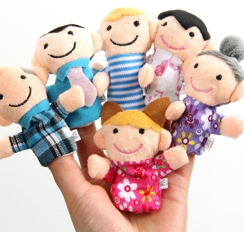 Set 6 naprstnih plišastih lutk družina - oče, mama, babica, dedek, hči, sin