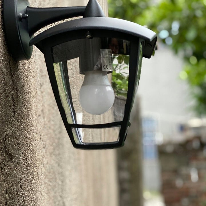 Zunanja stenska svetilka Niko 1x E27 ALU + plastika