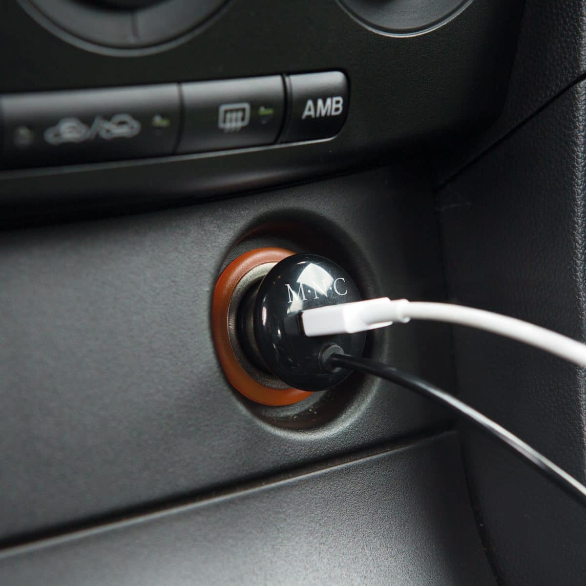 USB avto adapter 4 v 1 + USB - črn