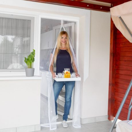 UV paket proti insketom – magnetna mreža za vrata bela 210x100cm + 3x komarnik za okno 150×150cm bel + UV LED past za insekte