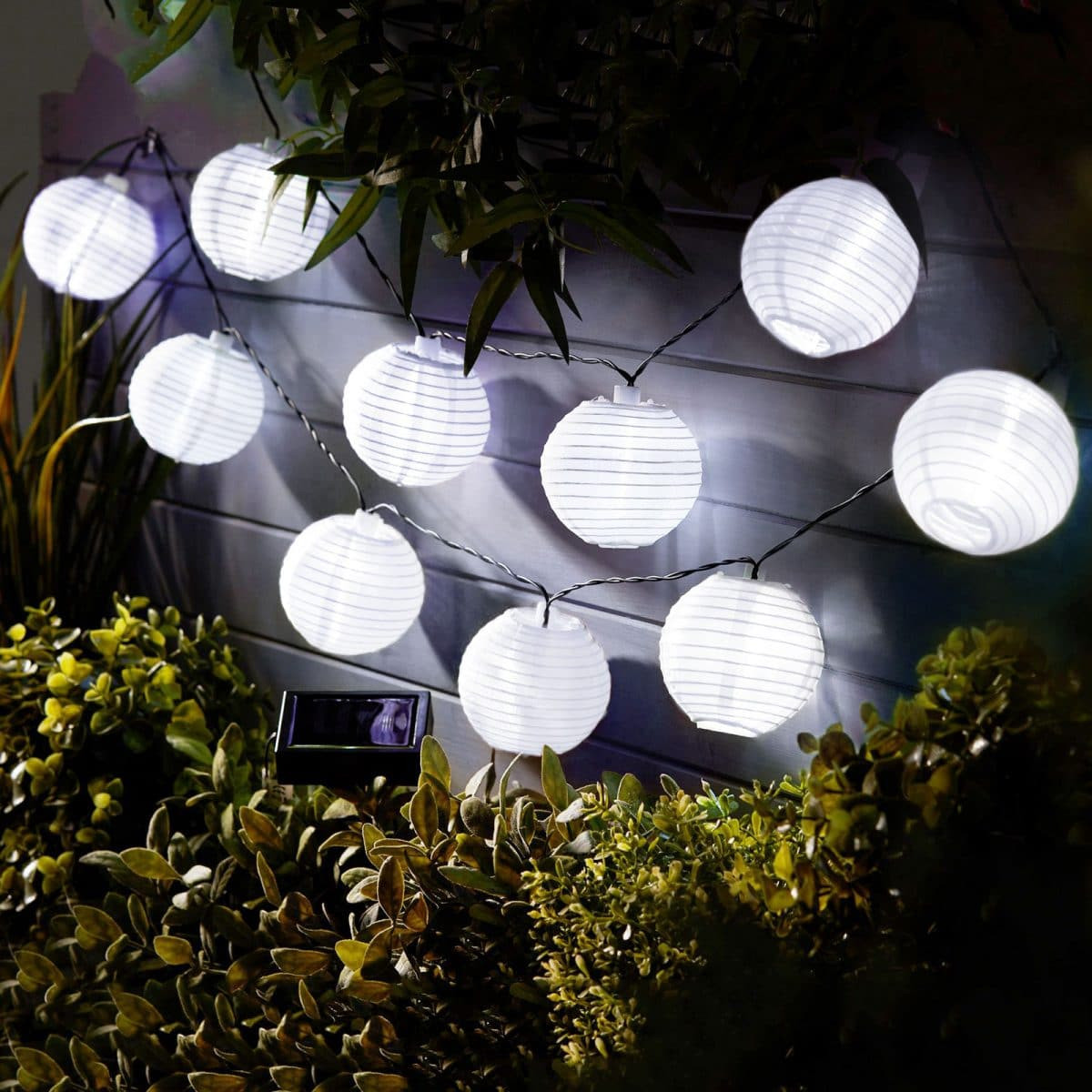 LED solarni lampiončki 10 belih LED diod 3,7 m