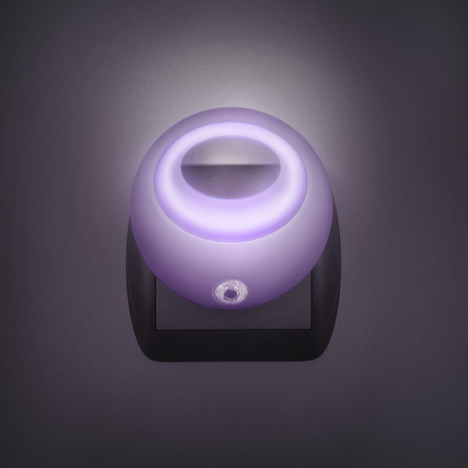 LED nočna lučka s senzorjem svetlobe roza 1W za v vtičnico