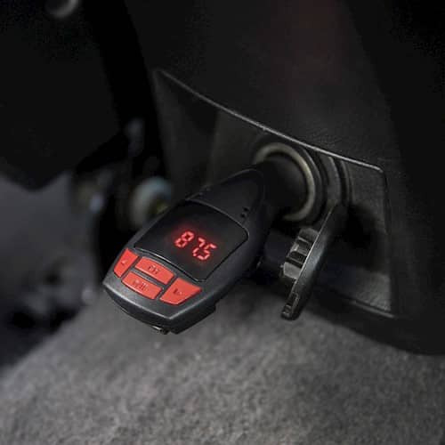 Avto MP3 FM oddajnik - transmitter