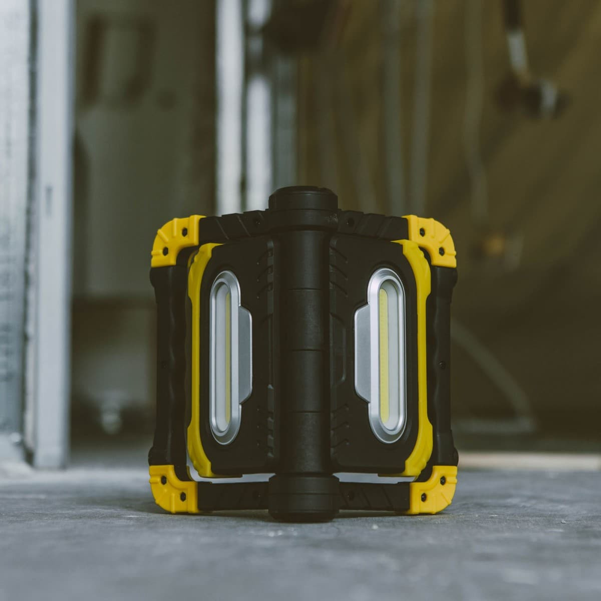 Multifuknkcijski 360° LED delovni reflektor 2x10W COB 2000lm 8000mAh z powerbnk funkcijo