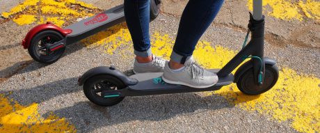 Električni skiro Motus Scooty 8.5 z velikimi kolesi, LCD LED zaslonom, tempomatom in disk zavoro 36V 7800 mAh do 25km/h bel
