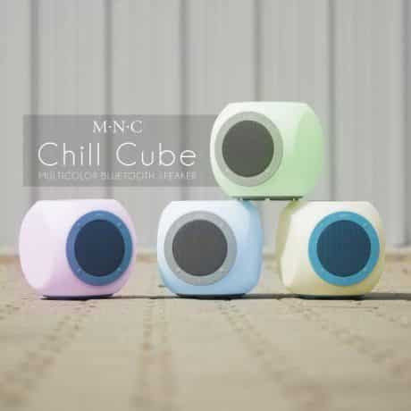 Vodotesen RGB bluetooth zvočnik M.N.C. Chill Cube 5W 20x20cm z daljincem iTunes® Google Play ™