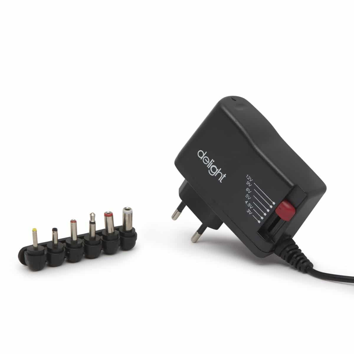Uinverzalni adapter 18W s snemiljivimi konektorji