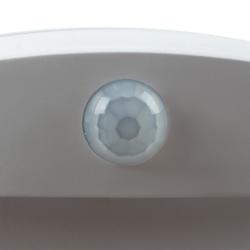 Baterijska LED nočna lučka s senzorjem gibanja 3xAAA
