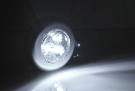 LED baterijska svetilka na potisk 3xAAA