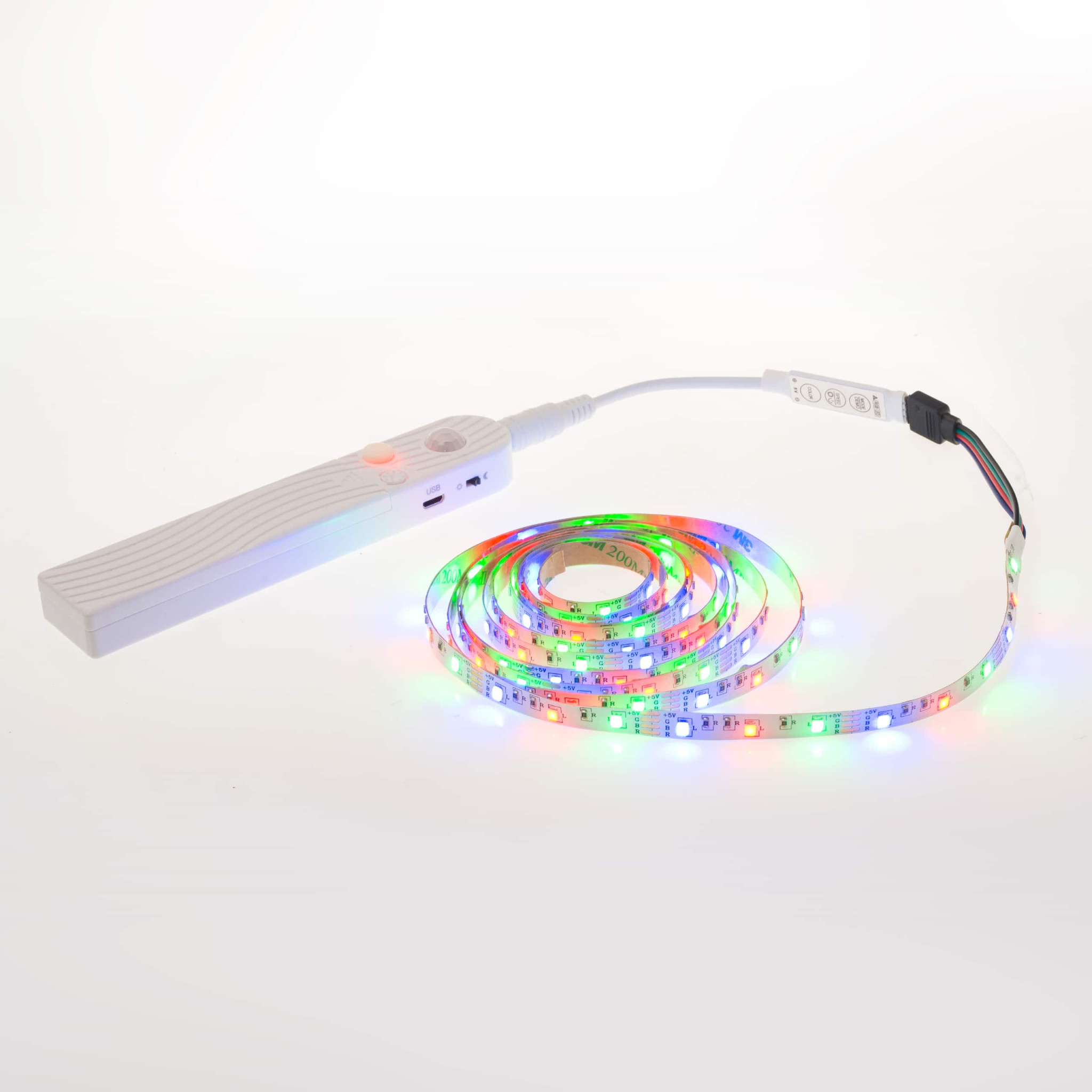 LED trak 1m 60 LED RGB s kontrolerjem na baterije ali USB s senzorjem gibanja 4 x AAA