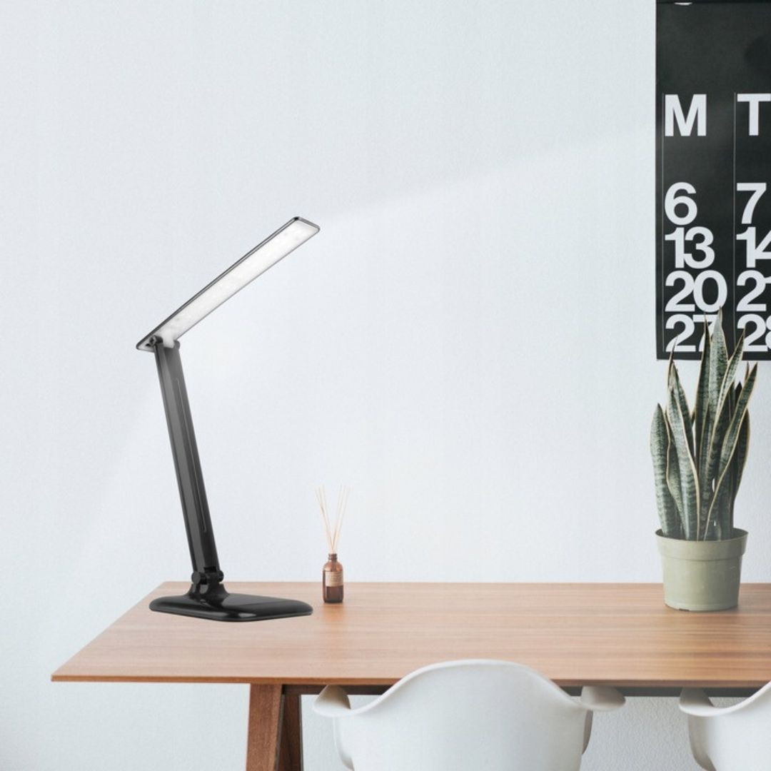 LED namizna svetilka 9W 4500K z napajalnikom črna