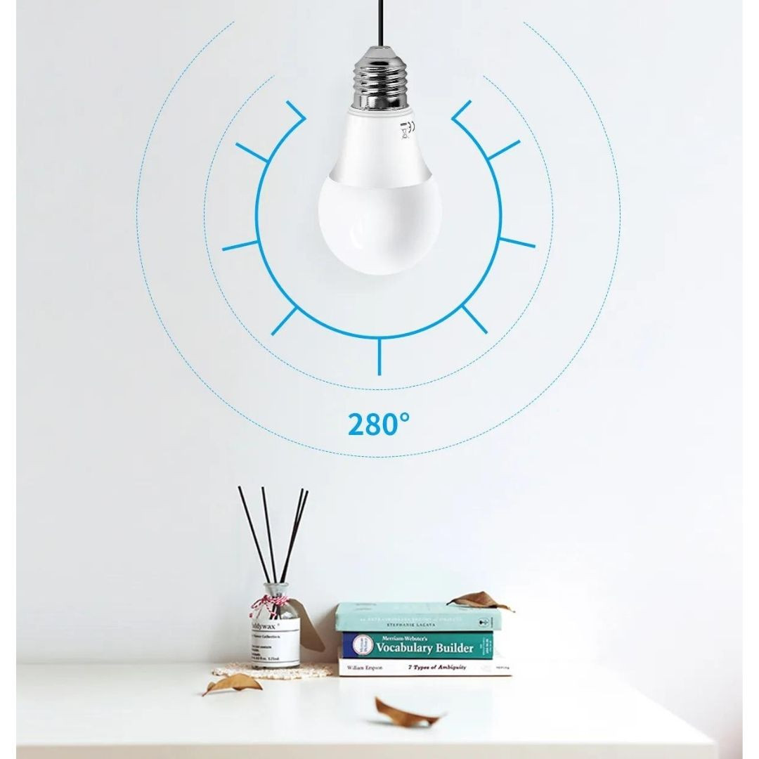 LED sijalka s senzorjem svetlobe (dan/noč) E27 A60 8W 3000K
