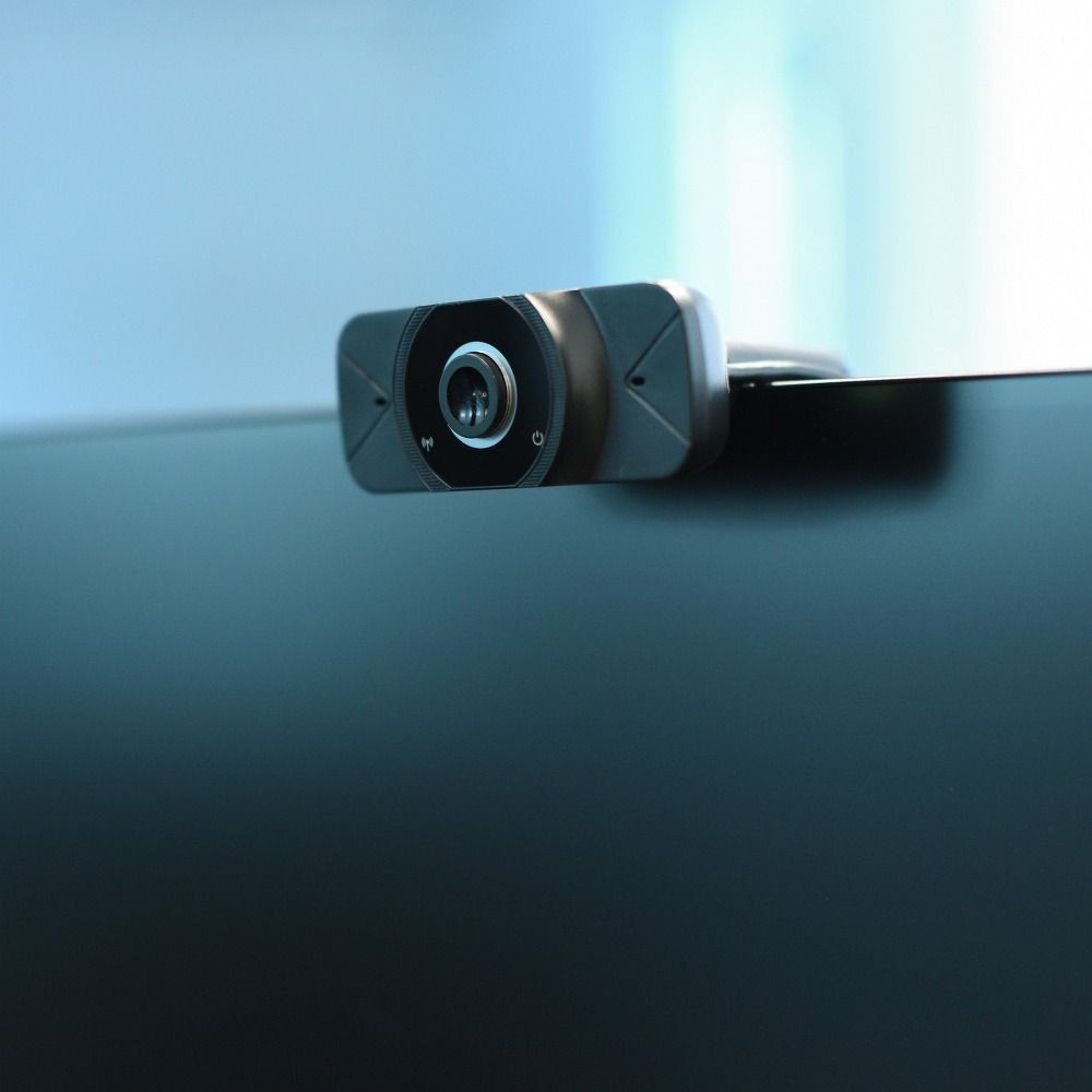 Spletna kamera z mikrofonom 1080p (1920 x1080px) 30fps gaming