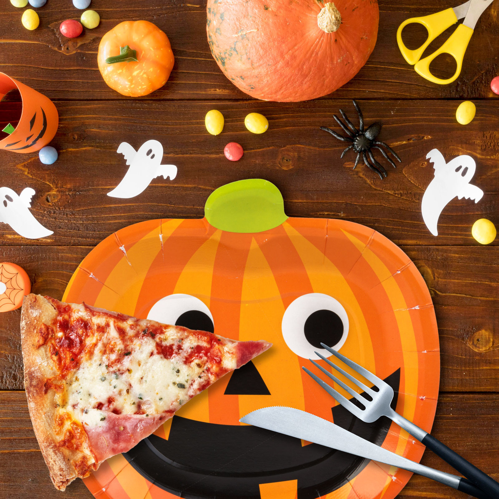 Set Halloween krožnikov iz papirja 19cm 8 kosov