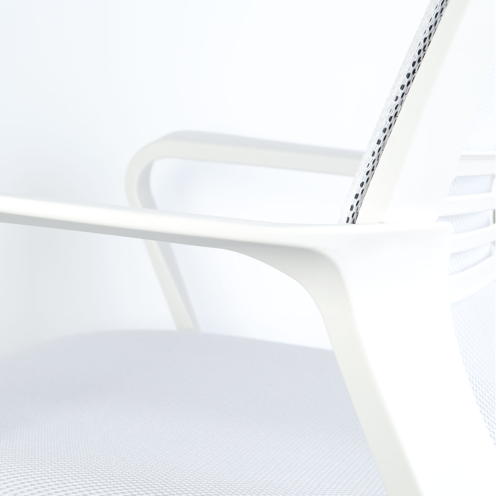 Office swivel chair – with fixed armrests – white – 70 x 51 / 52 x 50 cm